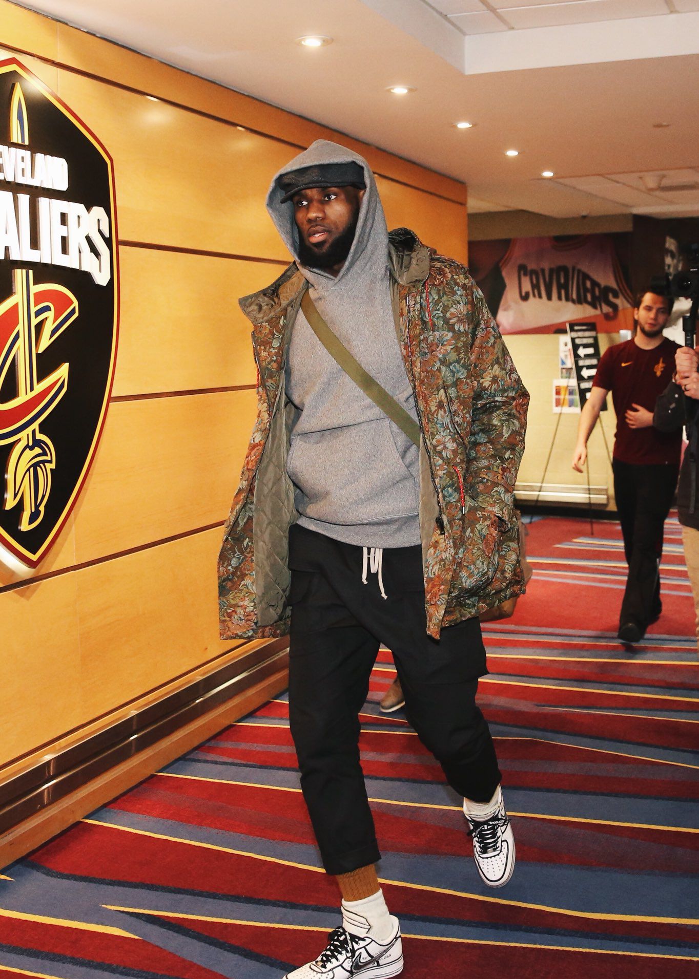 战巴萨贡献2球1助，布鲁日前锋福布斯当选欧冠全场最佳球员（对阵巴萨梅开二度送助攻，布鲁日前锋福布斯当选欧冠全场最佳球员）