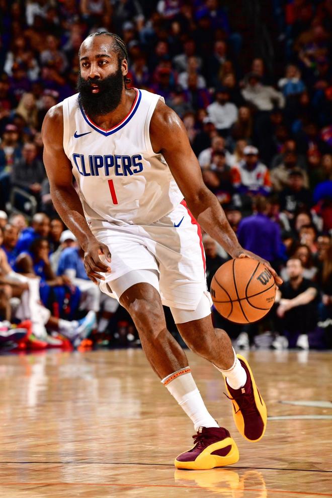 里程碑，国安后卫李磊已代表中国俱乐部出战300场比赛（国安后卫李磊达成里程碑：代表国内俱乐部出战300场）