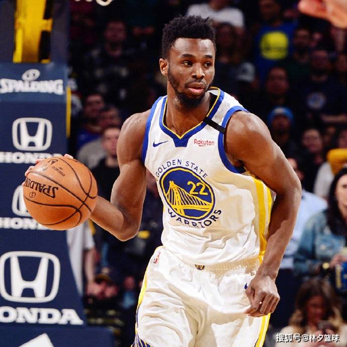 篮球湖人锁定比赛胜局，球迷狂喜（湖人提前奠定胜势，球迷欢腾）