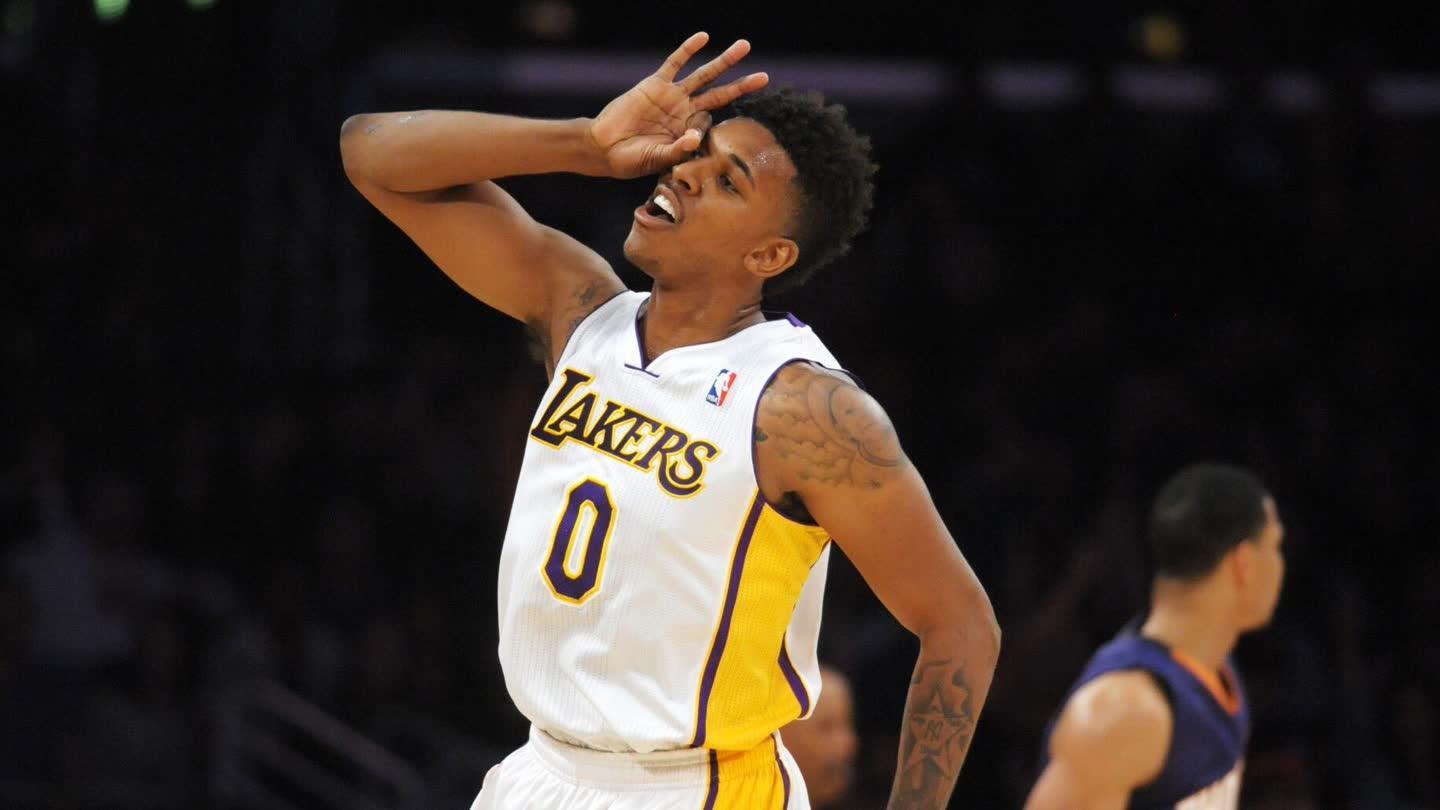 梅西91球领跑自然年射手榜，姆巴佩62球冲击C罗纪录（年度射手榜梅西91球居首，姆巴佩62球剑指C罗纪录）