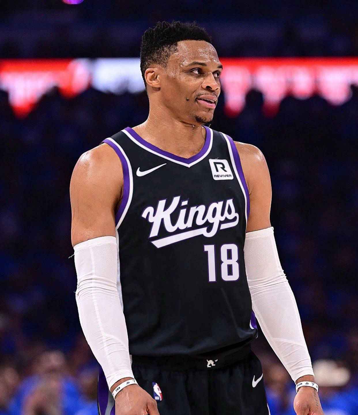 76人vs勇士首发：恩比德复出搭档马克西，霍福德首次首发（勇士战76人首发公布：恩比德复出联手马克西，霍福德迎来首次先发）